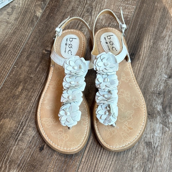 b.o.c. Born Concept White Ramey Floral Women's Sandals Size 9 - Picture 3 of 10